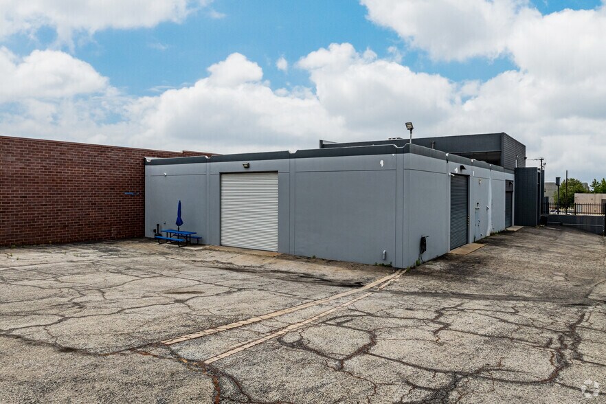 More Photos Of 1953 W 11th St, Upland Service For Sale