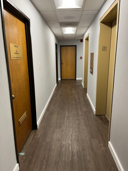 More Photos Of 6100 Channingway Blvd, Columbus Office For Lease