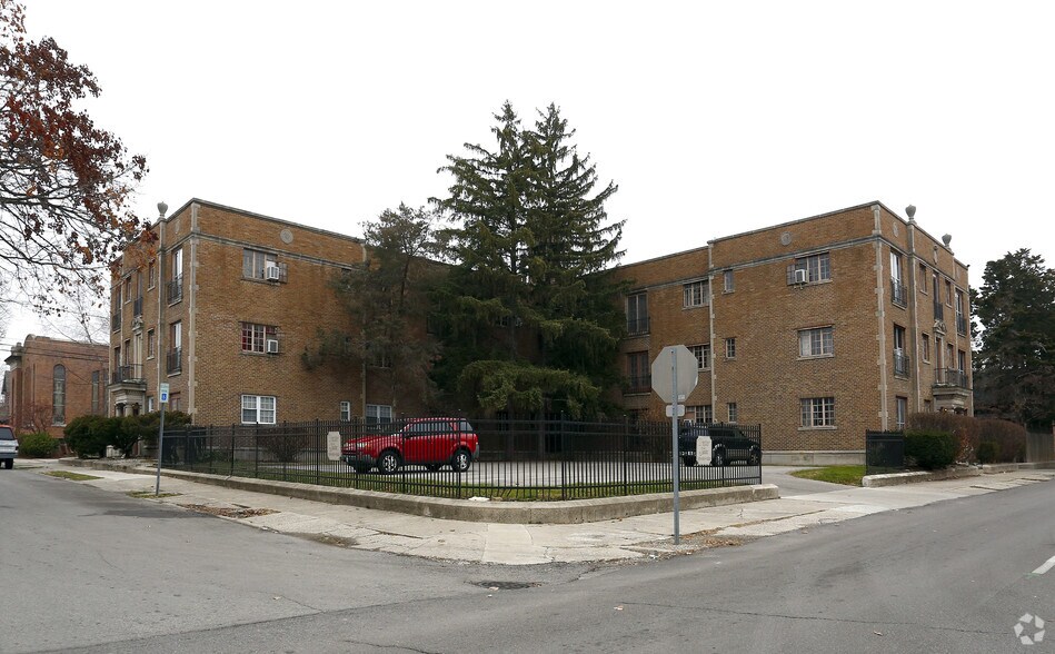 More Photos Of 522 W Adams St, Muncie Apartments For Sale