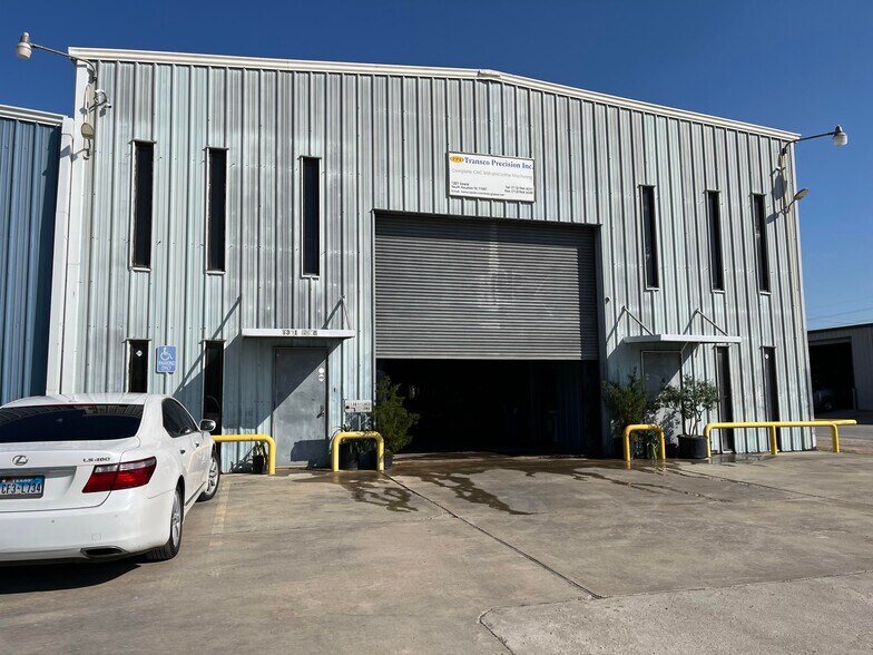 More Photos Of 1307 Iowa St, South Houston Industrial For Sale