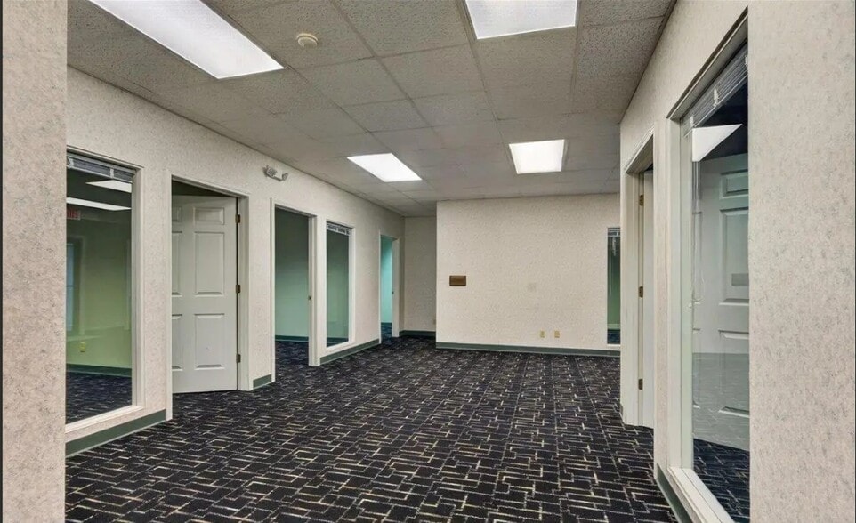 More Photos Of 3111 Normandy Dr, Springfield Office For Sale