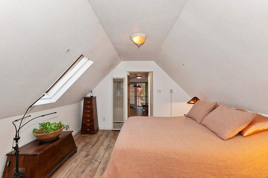 More Photos Of 39226 N Shore Dr, Fawnskin Restaurant For Sale