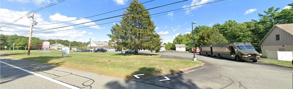 More Photos Of 290 Bedford St, Lakeville Storefront Retail Office For Sale