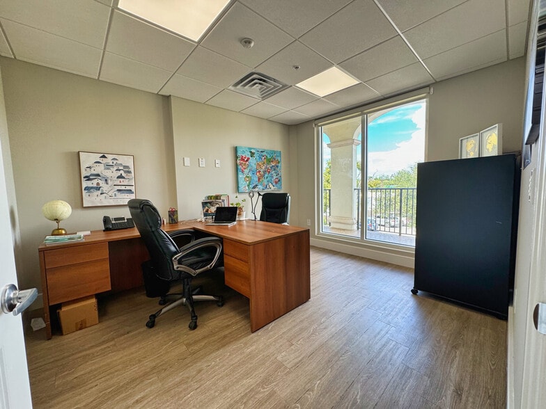 More Photos Of 3976 Destination Dr, Osprey Storefront For Sale