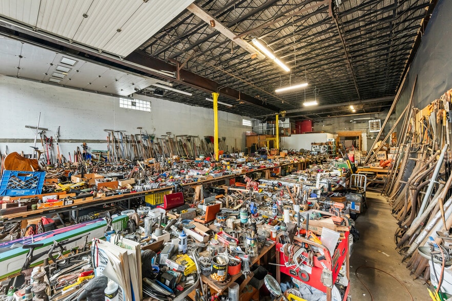 More Photos Of 46 Wight St, Berlin Warehouse For Sale
