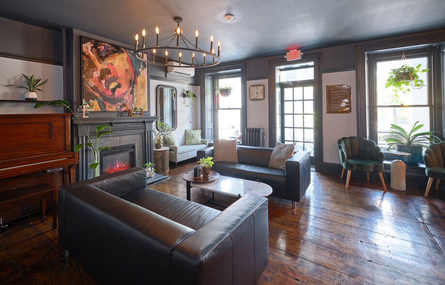 More Photos Of 31 Race St, Frenchtown Hotel For Sale