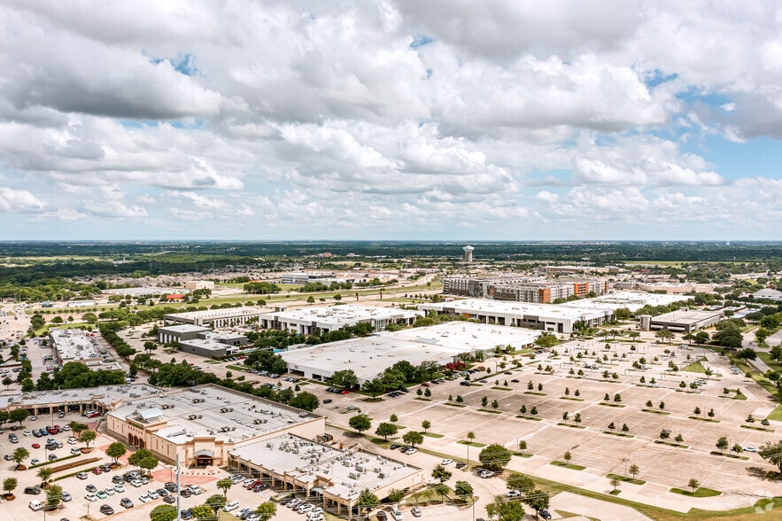 More Photos Of 6600 Chase Oaks Blvd, Plano Unknown For Lease