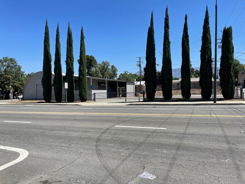 More Photos Of 498 W 6th St, Beaumont Warehouse For Sale