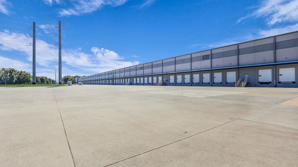 More Photos Of 2509 Dean Forest Rd, Savannah Distribution For Lease