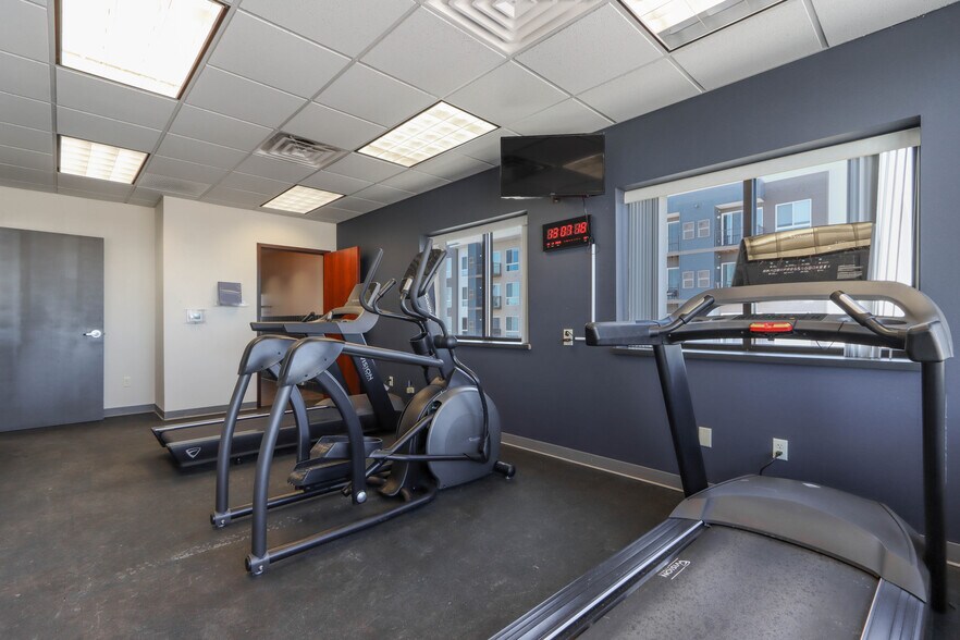 More Photos Of 1740 Park Ave, Plover Storefront Retail Office For Sale