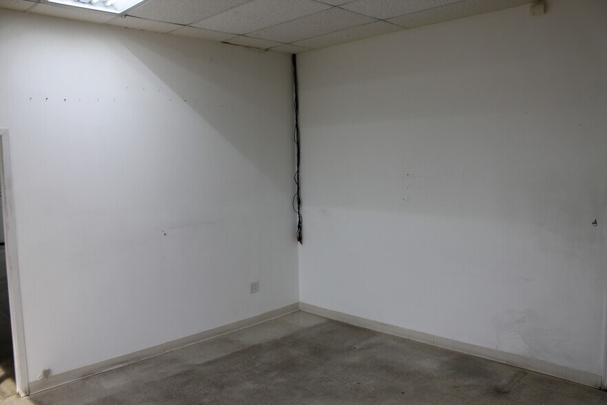 More Photos Of 4365 N Las Vegas Blvd, Las Vegas Freestanding For Lease