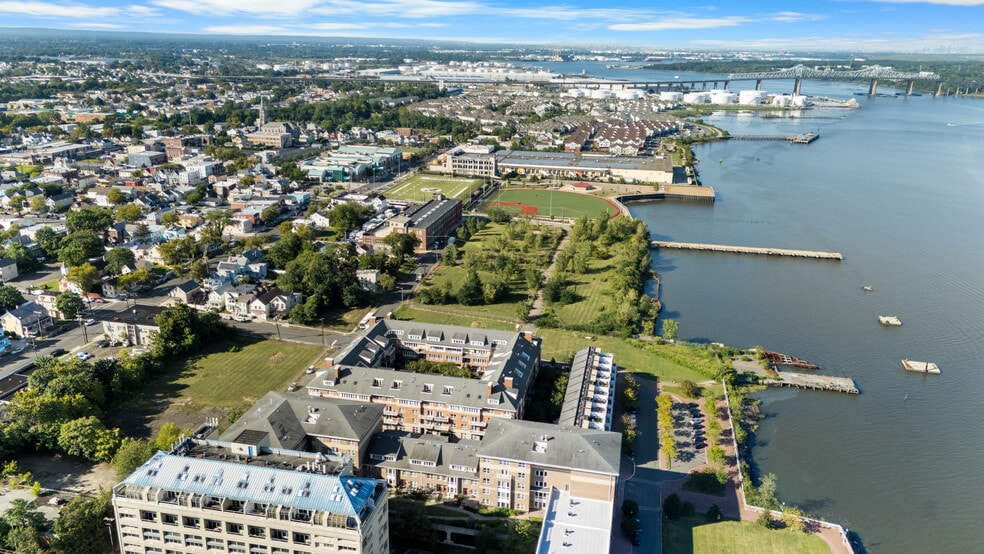 More Photos Of 81 Smith St, Perth Amboy Storefront Retail Residential For Sale