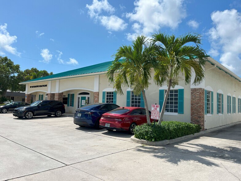 More Photos Of 3600-3650 Forest Hill Blvd, West Palm Beach Medical For Lease