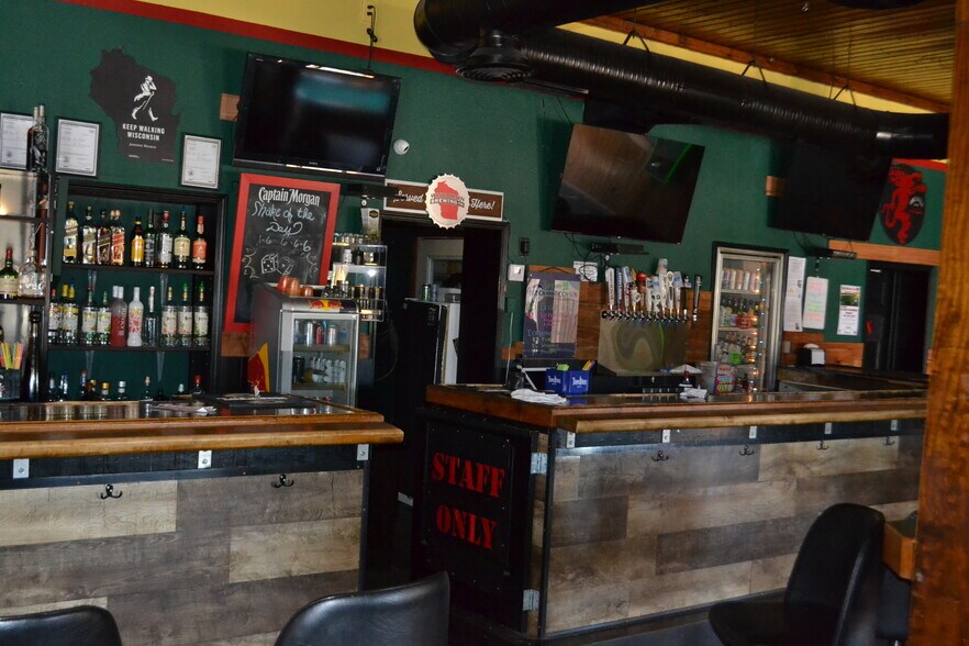 More Photos Of 1110 W Campus Ave, Wausau General Retail For Sale