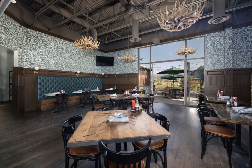 More Photos Of 1099 Capitol St, Eagle Office For Sale