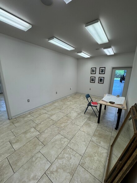 More Photos Of 851 Bordovsky Rd, La Grange Warehouse For Sale