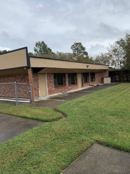 More Photos Of 12562 S Harrells Ferry Rd, Baton Rouge Office For Sale