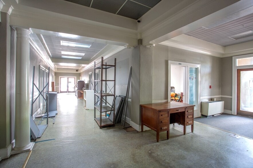 More Photos Of 303 E Broad St, Eufaula Office For Sale