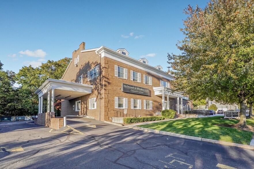 More Photos Of 245 E Main St, Ramsey Medical For Lease