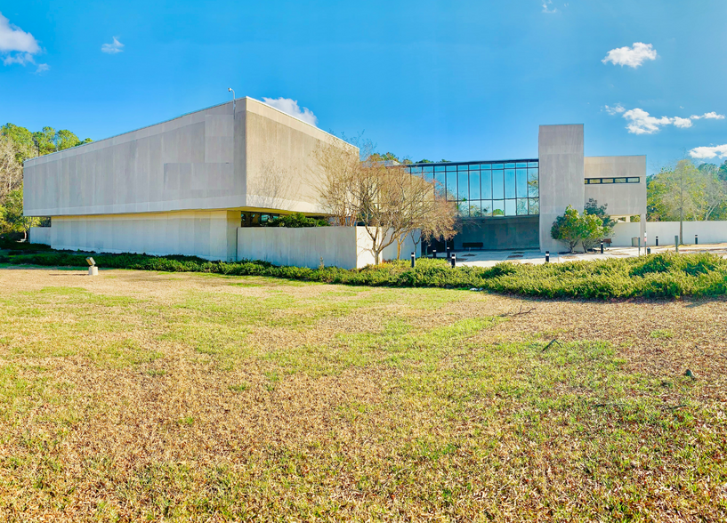 Primary Photo Of 720 Western Blvd, Tarboro Telecom Hotel Data Hosting For Lease