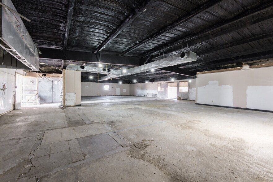 More Photos Of 8794 HWY 83, Briscoe General Retail For Sale