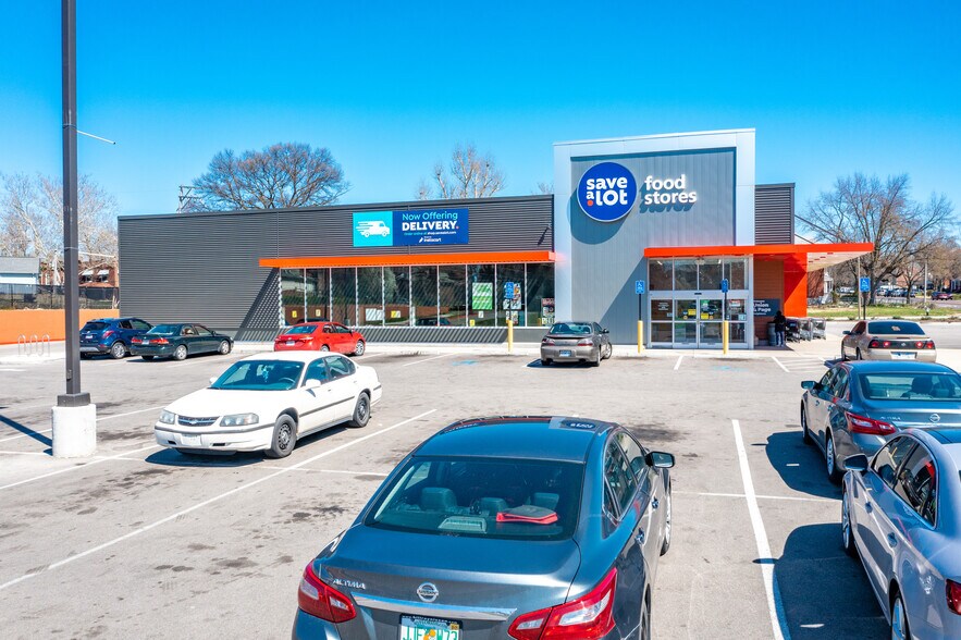 More Photos Of Sav A Lot, Saint Louis Freestanding For Sale