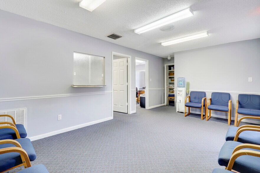 More Photos Of 1791 SE Port St Lucie Blvd, Port Saint Lucie Medical For Sale