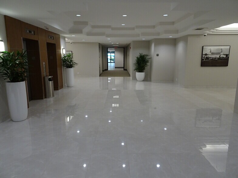 More Photos Of 2101 NW Corporate Blvd, Boca Raton Office For Lease