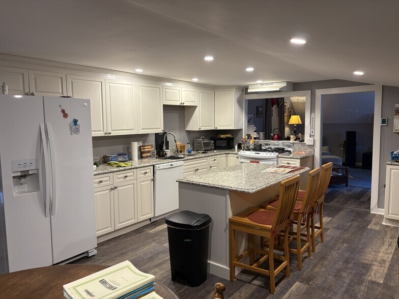 More Photos Of 589 Daniel Webster Hwy, Merrimack Office Residential For Sale