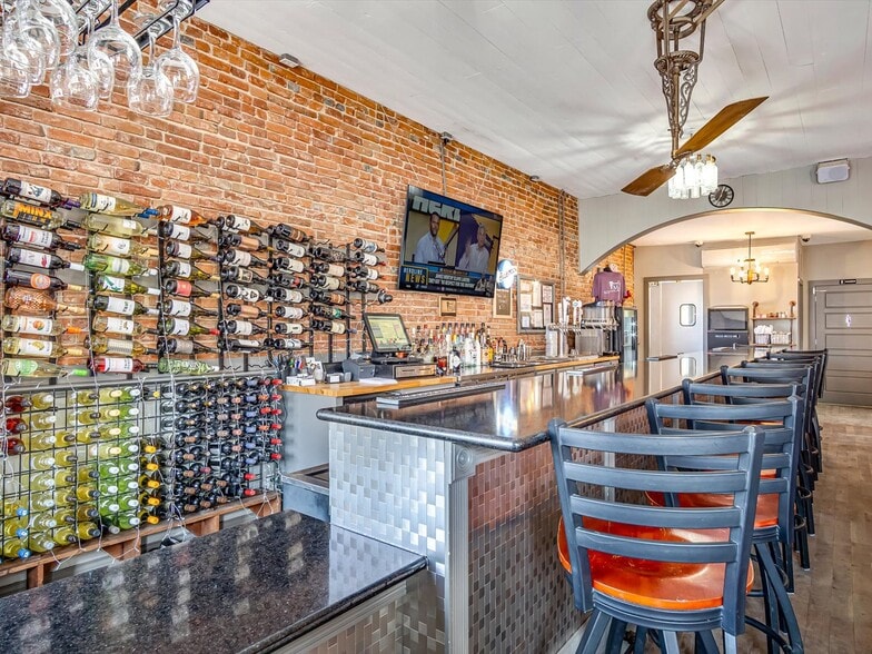 More Photos Of 214 Main St, Ruma Restaurant For Sale