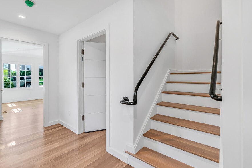 More Photos Of 965 Post Rd E, Westport Office Residential For Lease