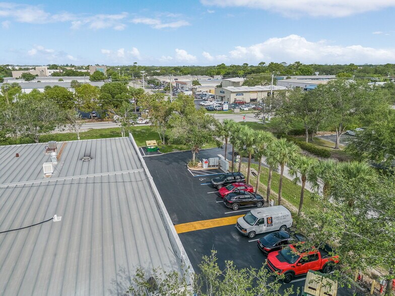 More Photos Of 4110 Enterprise Ave, Naples Unknown For Lease