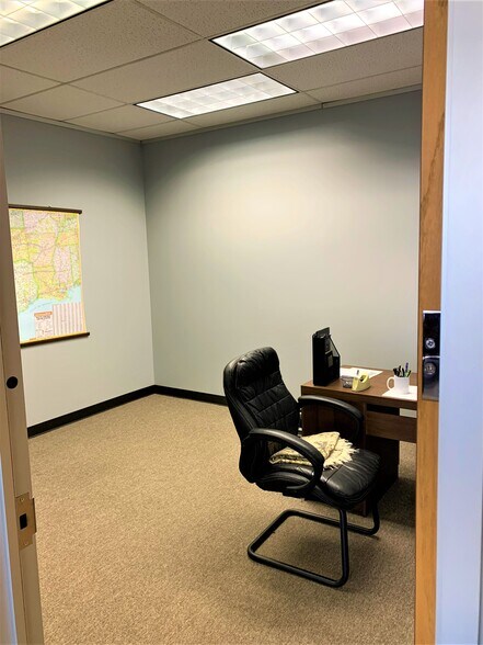 More Photos Of 9555 W Sam Houston Pky S, Houston Office For Lease
