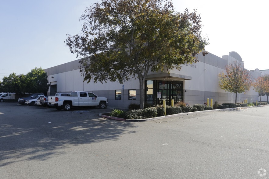 More Photos Of 16882 S Main St, Gardena Warehouse For Lease