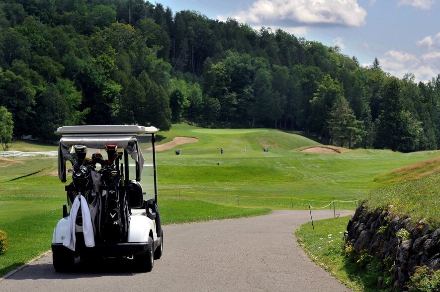 More Photos Of 2255 Rte 327, Grenville-sur-la-rouge Hotel For Sale