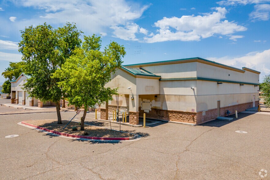More Photos Of 7434 W Indian School Rd, Phoenix Freestanding For Lease