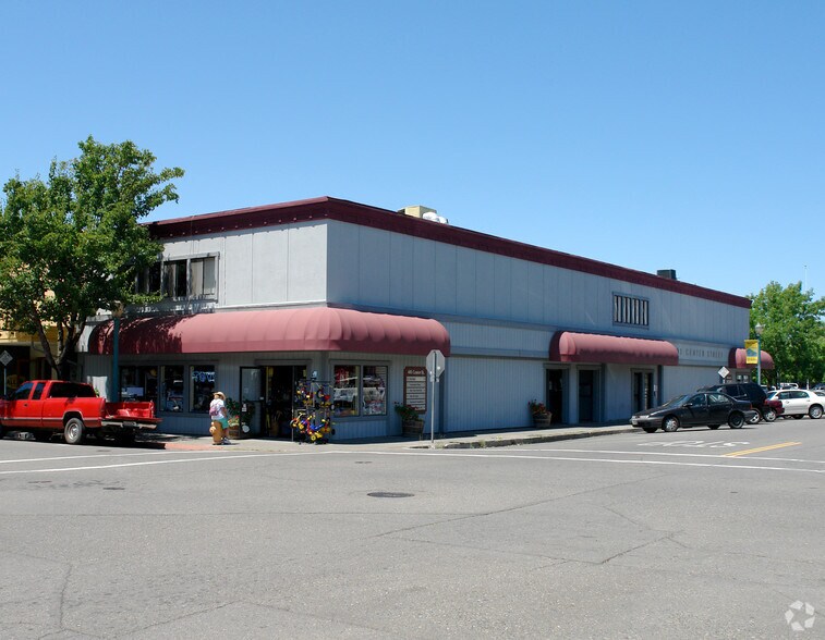 More Photos Of 401 Center St, Healdsburg Storefront Retail Office For Lease