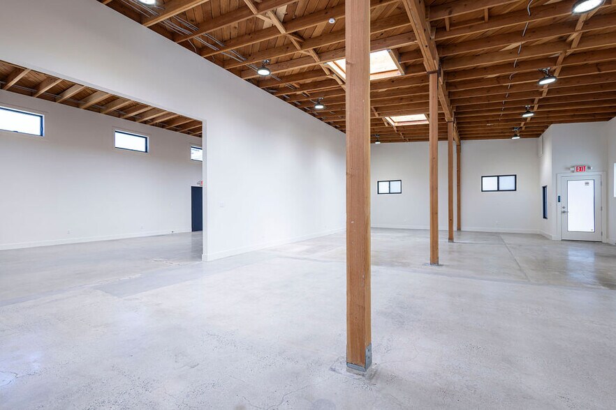 More Photos Of 5131-5137 W Jefferson Blvd, Los Angeles Warehouse For Lease