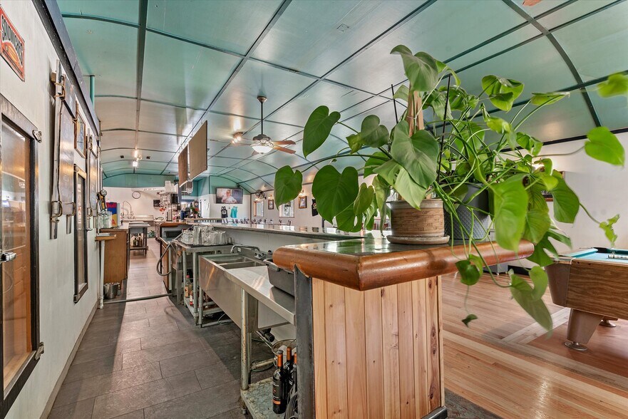 More Photos Of 53943 Hwy 86, Oxbow Specialty For Sale
