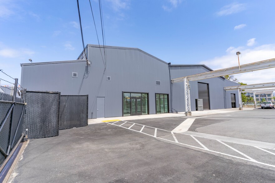 More Photos Of 2421 Blanding Ave, Alameda Manufacturing For Sale