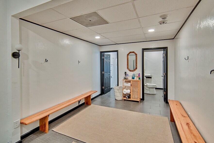 More Photos Of 1724 NE 2nd St, Gainesville Light Manufacturing For Sale