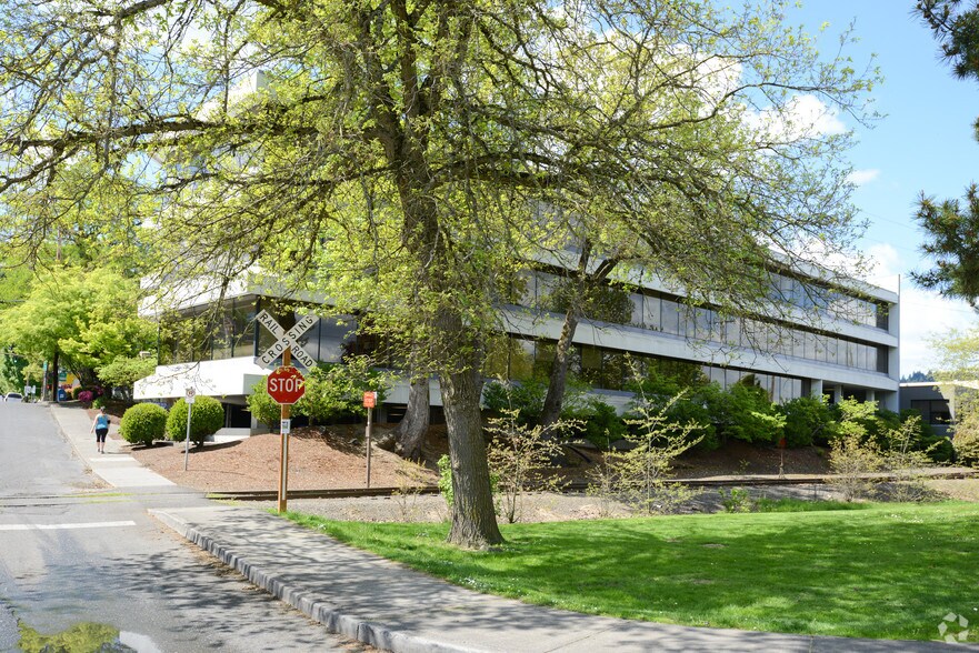 More Photos Of 6420 S Macadam Ave, Portland Office For Lease