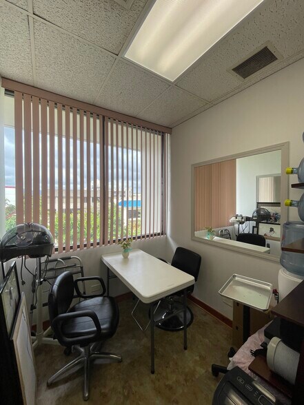 More Photos Of 98-1247 Kaahumanu St, Aiea Medical For Sale