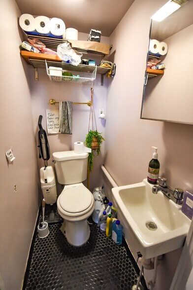 More Photos Of 2104 18th St NW, Washington Storefront Retail Residential For Lease