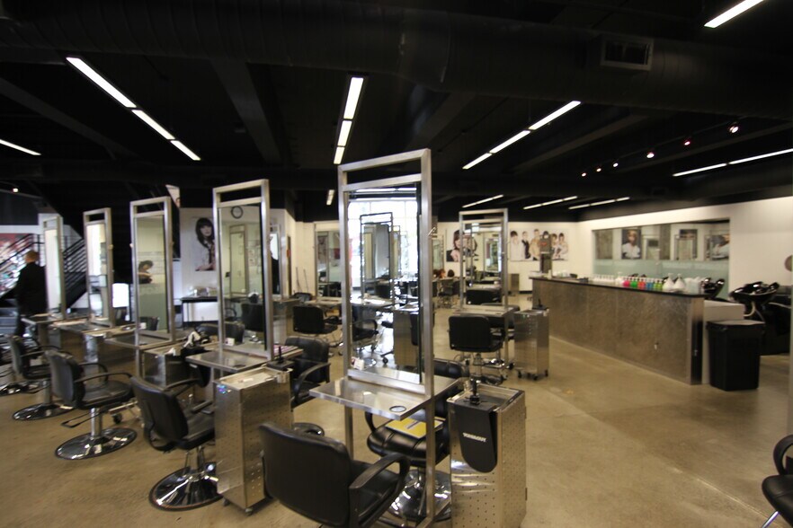 More Photos Of 1411 Railroad Ave, Bellingham Storefront For Lease