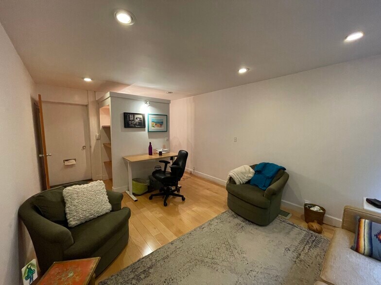 More Photos Of 10 Millwood St, Mill Valley Medical For Sale