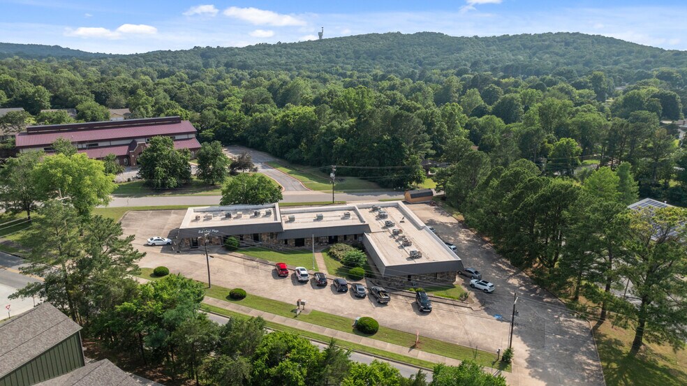 More Photos Of 2863 Old Missouri Rd, Fayetteville Office For Lease