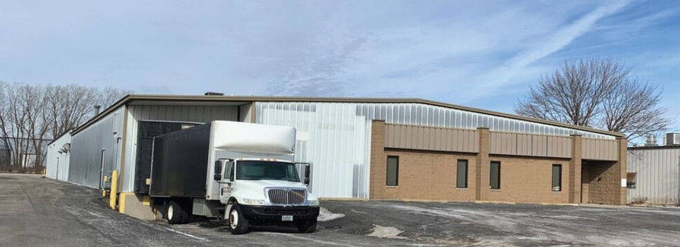 Primary Photo Of 3146 Market St, Green Bay Warehouse For Lease