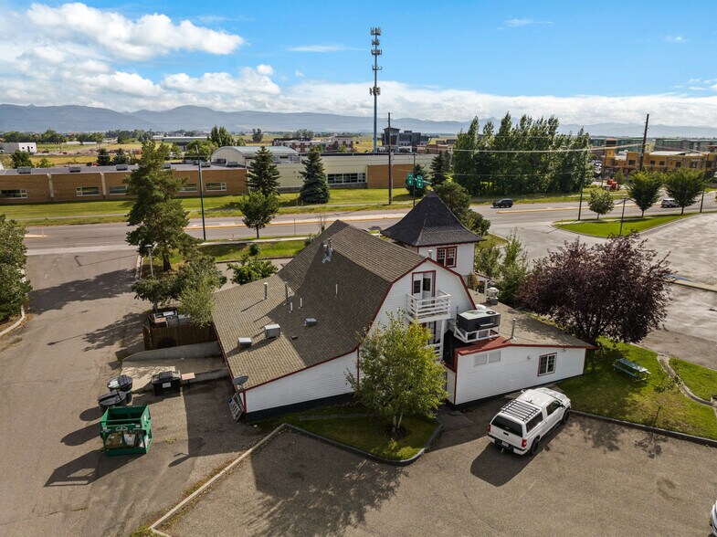 More Photos Of 2711 W College St, Bozeman Restaurant For Sale