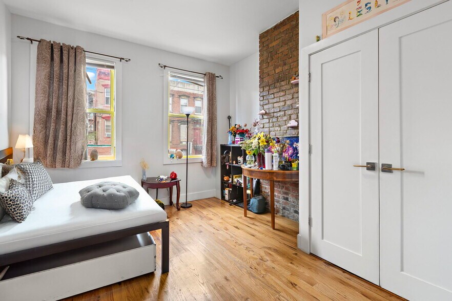 More Photos Of 19 Jewett Ave, Jersey City Apartments For Sale